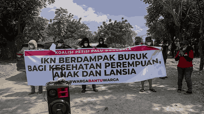 Pada 21 Mei 2024, sejumlah warga yang tergabung dalam Koalisi Petisi Palu-Donggala berunjuk rasa di lingkar tambang bebatuan di Kelurahan Buluri, Palu, Sulawesi Tengah. Gambar oleh BBC Indonesia